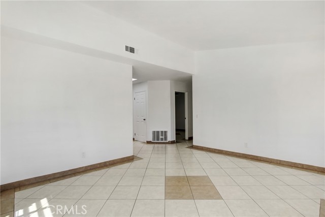 24409 Dunlavy Court, Moreno Valley CA: https://media.crmls.org/medias/6e5fdca1-97bc-4fdb-ac2e-d9caa7861b50.jpg