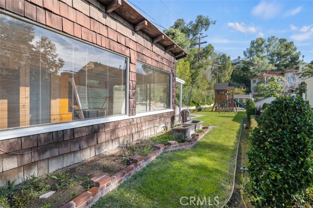 Detail Gallery Image 60 of 74 For 1627 Arbor Dr, Glendale,  CA 91202 - 4 Beds | 4/1 Baths