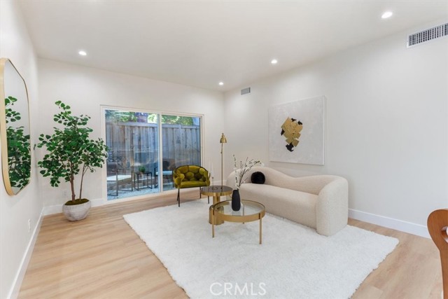 22452 Dolorosa Street, Woodland Hills CA: https://media.crmls.org/medias/6e62d161-a77f-466e-b704-a4f1f99a59bc.jpg