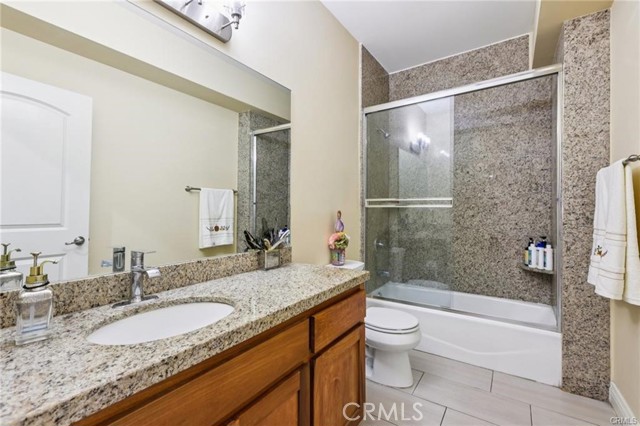 Detail Gallery Image 13 of 34 For 204 E 121st, Los Angeles,  CA 90061 - 5 Beds | 4 Baths