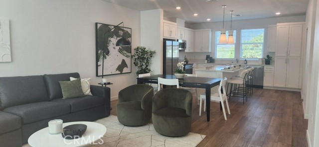 Detail Gallery Image 3 of 15 For 9337 via Azul, Pico Rivera,  CA 90660 - 3 Beds | 2/1 Baths