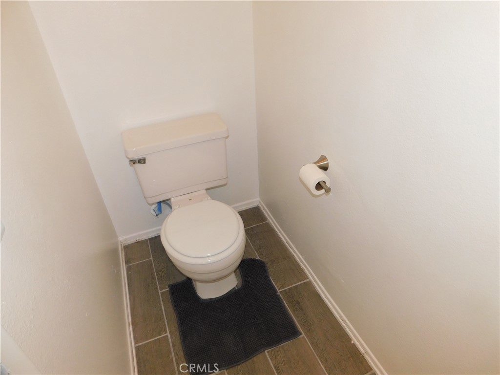 https://media.crmls.org/medias/6e648b41-0fd7-492b-be1e-6137b324ec17.jpg?preset=X-Large