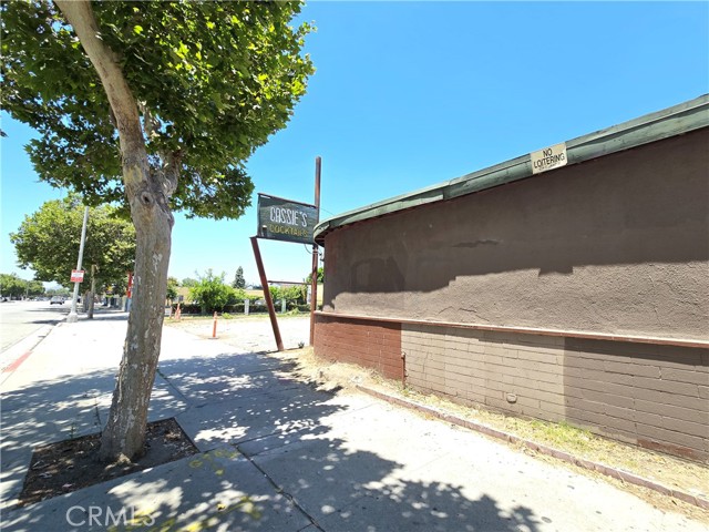 Image 5 of 47 For 855 Holt Avenue