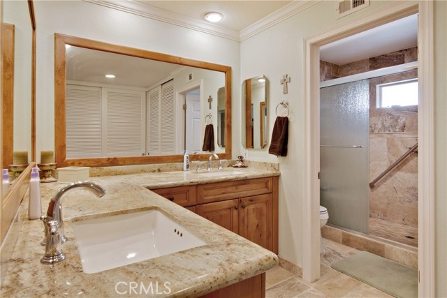 Beautiful counter tops and mirrors.