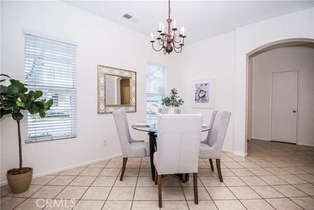 Detail Gallery Image 9 of 67 For 4021 Landau Ct, Riverside,  CA 92501 - 3 Beds | 2/1 Baths