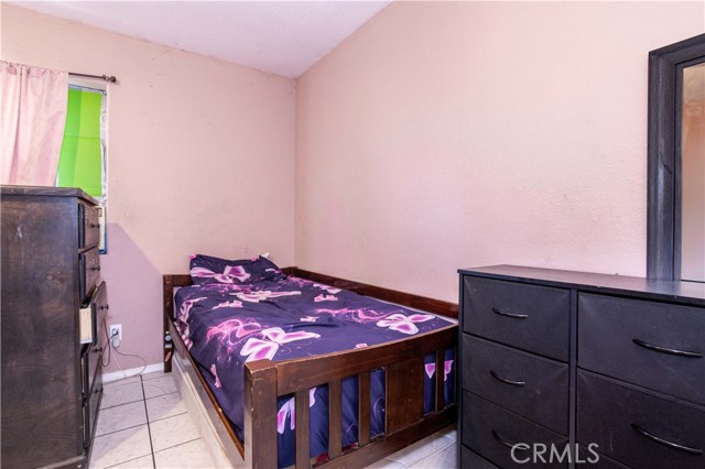 11044 Borden Avenue, Pacoima CA: https://media.crmls.org/medias/6e658607-e0f6-4e2d-b120-e7637cbb34f0.jpg