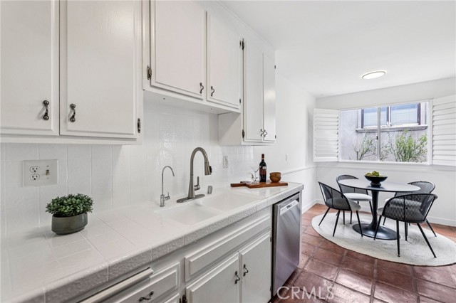 Detail Gallery Image 8 of 21 For 947 16th St #5,  Santa Monica,  CA 90403 - 2 Beds | 2 Baths