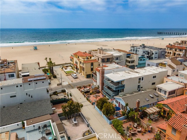 Only 3 doors to the beach