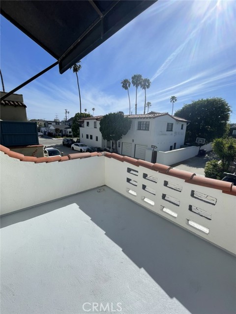 Detail Gallery Image 2 of 13 For 120 Savona Walk, Long Beach,  CA 90803 - 2 Beds | 1 Baths