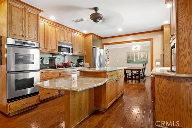 20451 Bermuda Street, Chatsworth CA: https://media.crmls.org/medias/6e666795-58cb-4670-a0e2-6855b5010c65.jpg
