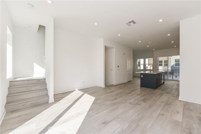 Detail Gallery Image 19 of 48 For 1418 S Urbana St, Anaheim,  CA 92805 - 4 Beds | 3/1 Baths