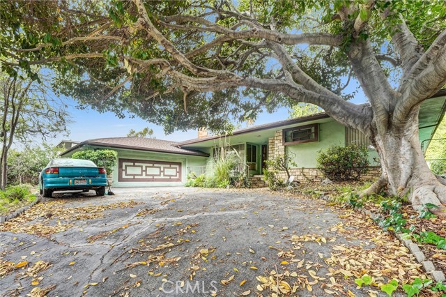 Detail Gallery Image 4 of 46 For 11500 Thurston, Los Angeles,  CA 90049 - 4 Beds | 4 Baths