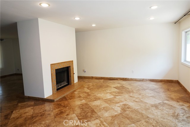 Detail Gallery Image 11 of 39 For 6232 Hesperia Ave, Encino,  CA 91316 - 3 Beds | 2/1 Baths
