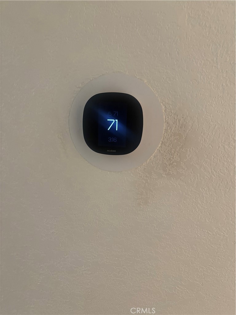 https://media.crmls.org/medias/6e68edab-d0be-416a-ab04-3a403db6d716.jpg?preset=X-Large