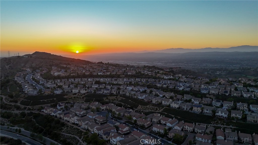 https://media.crmls.org/medias/6e6926e4-3887-4a87-836c-6a44ec054b58.jpg?preset=X-Large