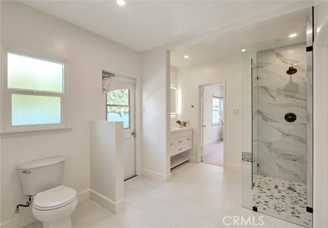 Detail Gallery Image 13 of 31 For 250 S Berkeley, Pasadena,  CA 91107 - 4 Beds | 2 Baths