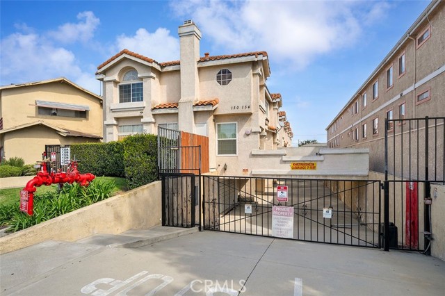 Detail Gallery Image 2 of 19 For 134 N Atlantic #B,  Alhambra,  CA 91801 - 3 Beds | 2/1 Baths