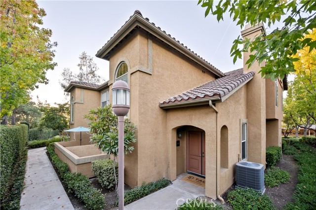 19431 Rue De Valore, Lake Forest CA: https://media.crmls.org/medias/6e69eadf-d74a-437e-9155-ca37f848c08a.jpg