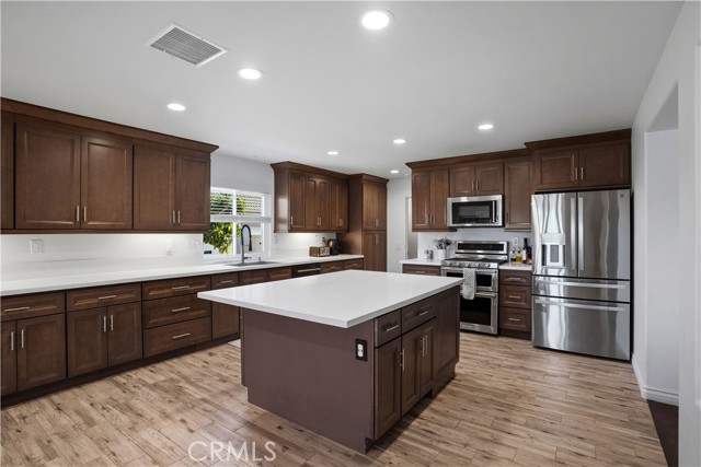 Detail Gallery Image 7 of 51 For 33482 Corte Mangarino, Temecula,  CA 92592 - 5 Beds | 2/1 Baths