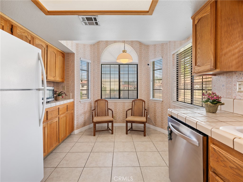 https://media.crmls.org/medias/6e6a2d16-02bc-4f2a-b741-4238dcf7fe34.jpg?preset=X-Large