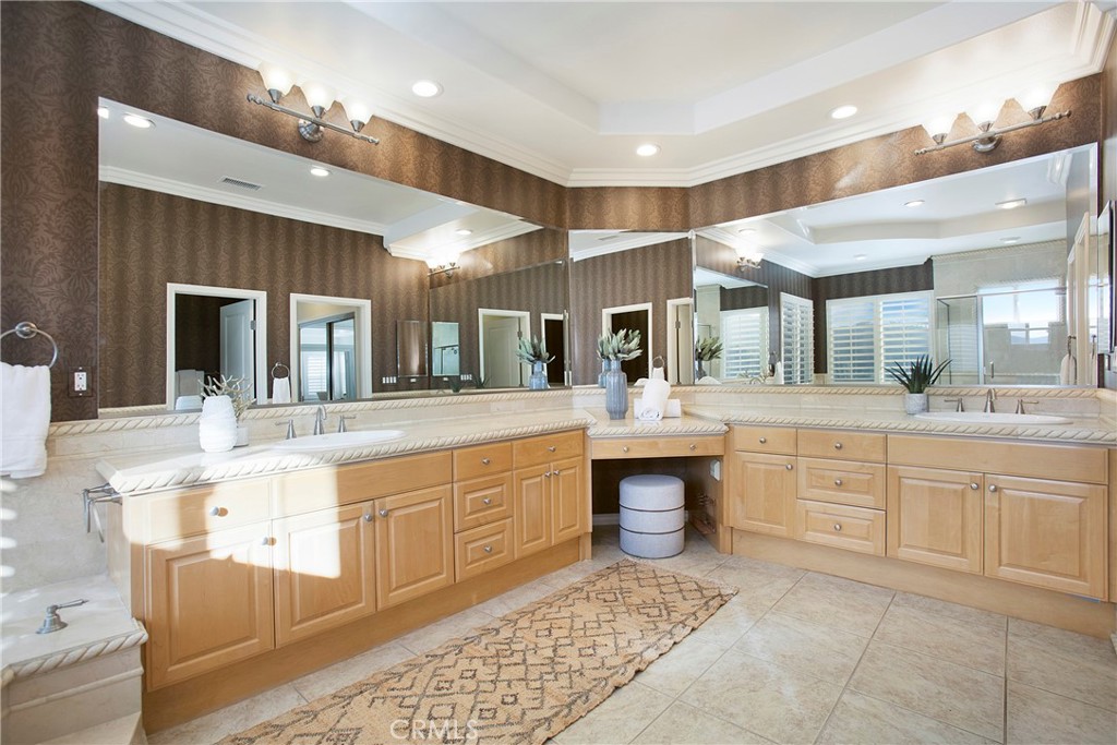 MLS #OC25270482 image #37