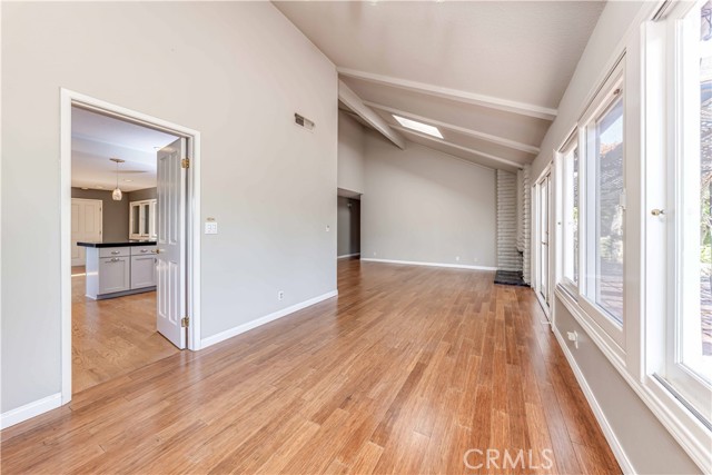 9622 Caithness Drive, Huntington Beach CA: https://media.crmls.org/medias/6e6ae604-c0f7-4585-8646-21059ccde999.jpg
