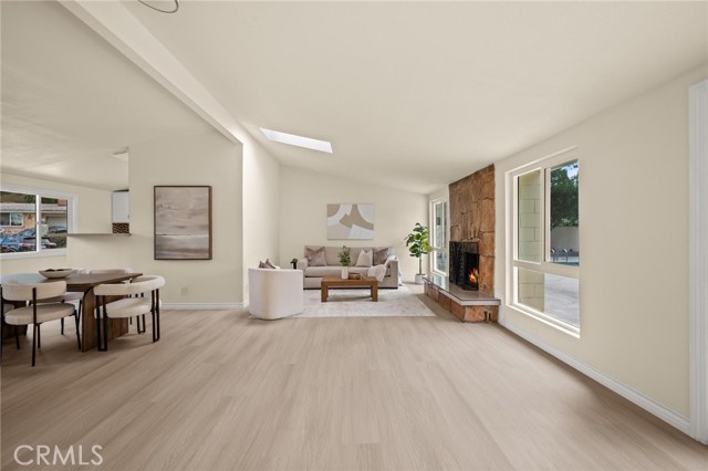 Detail Gallery Image 4 of 16 For 17411 Fairland Ct, Granada Hills,  CA 91344 - 3 Beds | 2 Baths