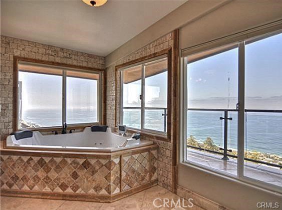 Detail Gallery Image 23 of 26 For 621 Loretta Dr, Laguna Beach,  CA 92651 - 5 Beds | 4/1 Baths