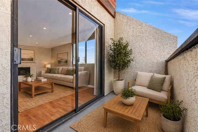 Detail Gallery Image 9 of 18 For 1304 Stanley #10,  Glendale,  CA 91206 - 3 Beds | 2 Baths