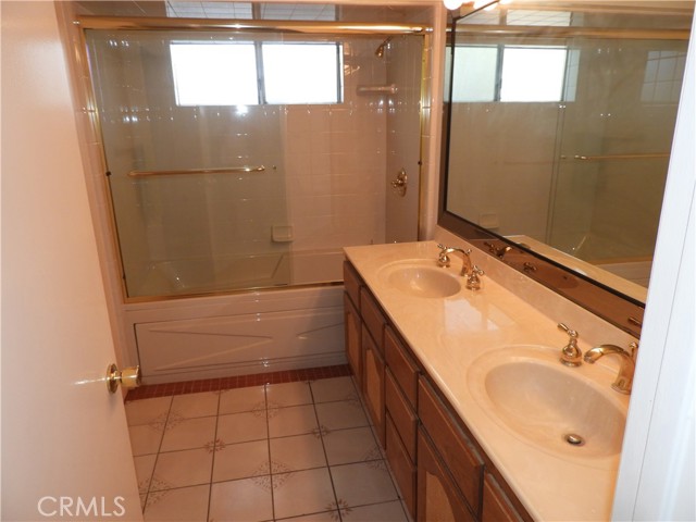 Detail Gallery Image 12 of 15 For 1554 Las Lunas St, Pasadena,  CA 91106 - 3 Beds | 2 Baths