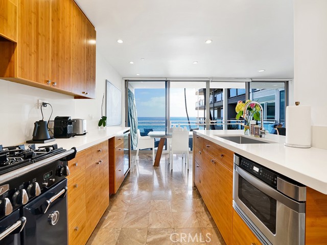 Detail Gallery Image 11 of 23 For 1585 S Coast #23,  Laguna Beach,  CA 92651 - 3 Beds | 2 Baths
