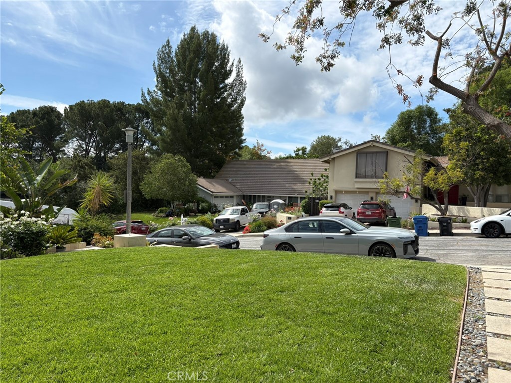 https://media.crmls.org/medias/6e6f46a4-bf7a-4ef5-b597-0d1d15939384.jpg?preset=X-Large