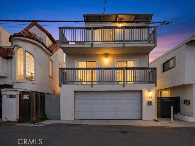 Detail Gallery Image 2 of 31 For 334 Palm Dr, Hermosa Beach,  CA 90254 - 3 Beds | 3 Baths