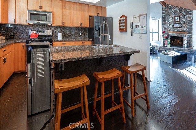 2110 Vanderbilt Lane, Redondo Beach, California 90278, 2 Bedrooms Bedrooms, ,2 BathroomsBathrooms,Residential,Sold,Vanderbilt,PV21255793