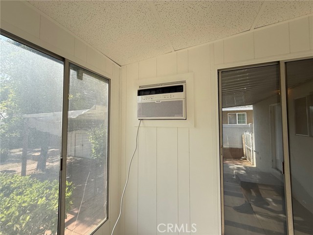 12981 Leith Way, Yucaipa CA: https://media.crmls.org/medias/6e71e941-2f52-46e1-9a63-7bc0d7f1b6fb.jpg