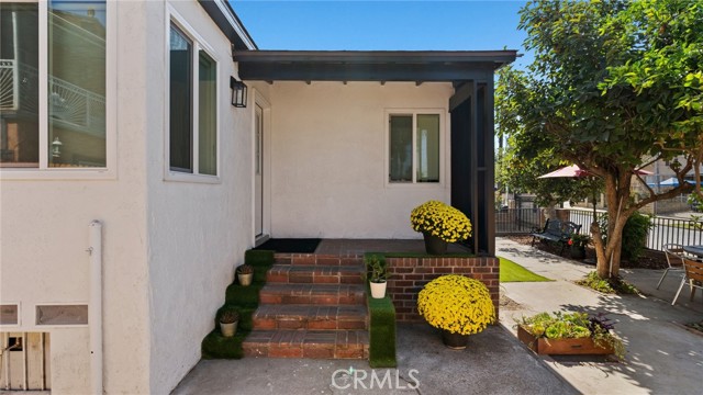 Detail Gallery Image 10 of 60 For 1012 Lord St, Los Angeles,  CA 90033 - 5 Beds | 2/1 Baths