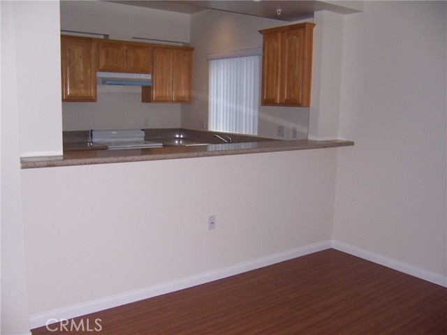 Detail Gallery Image 8 of 9 For 4438 Vista Del Monte Ave #102,  Sherman Oaks,  CA 91403 - 2 Beds | 2 Baths