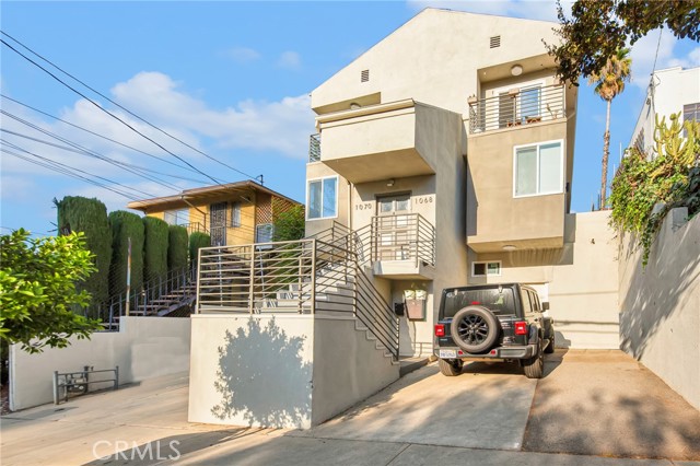 Detail Gallery Image 2 of 59 For 1068 El Paso Dr, Los Angeles,  CA 90042 - 6 Beds | 7 Baths