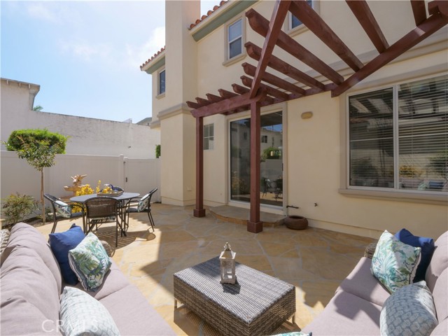 1907 Dufour Avenue, Redondo Beach, California 90278, 4 Bedrooms Bedrooms, ,2 BathroomsBathrooms,Residential,Sold,Dufour Avenue,SB22182771