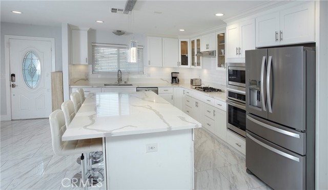 Detail Gallery Image 6 of 30 For 6051 Summerdale Dr, Huntington Beach,  CA 92647 - – Beds | – Baths