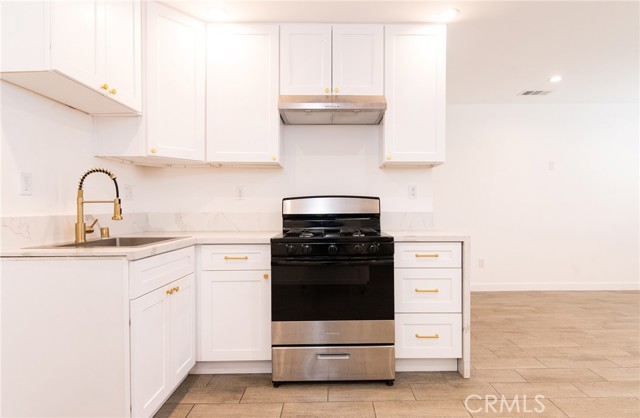 6 Bed Home for Sale in North Hollywood, California