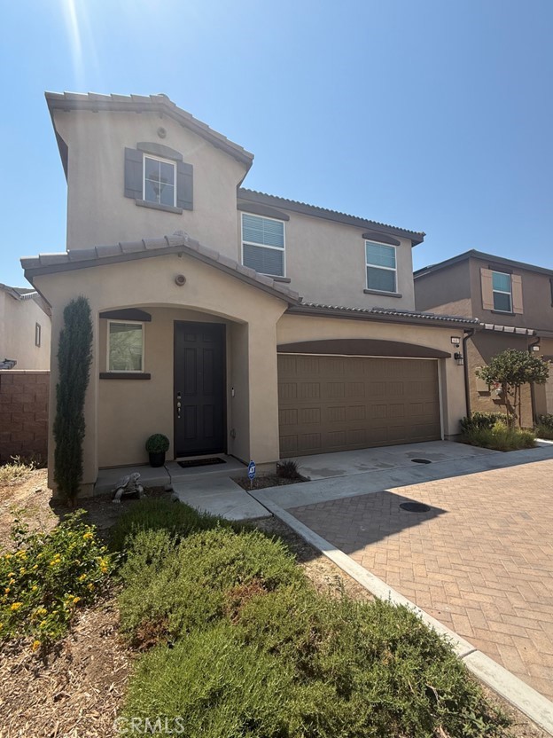 648 E Madeleine Privado, Ontario CA: https://media.crmls.org/medias/6e73dd8f-2a00-4766-a984-896905b2e8cf.jpg
