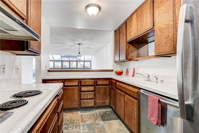 250 The Village #102, Redondo Beach, California 90277, 1 Bedroom Bedrooms, ,1 BathroomBathrooms,Residential,For Sale,The Village #102,SB25234286