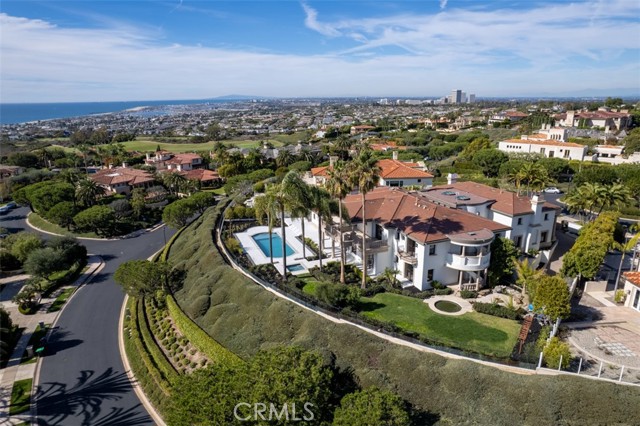 2 Gallery Place, Newport Coast CA: https://media.crmls.org/medias/6e75f4b0-36d4-4690-aea3-791be7ba7efa.jpg