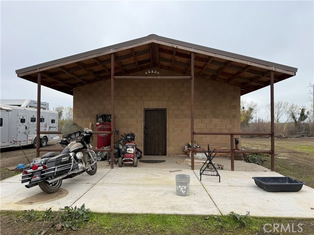 Detail Gallery Image 37 of 47 For 25565 Road 13, Chowchilla,  CA 93610 - 4 Beds | 3 Baths