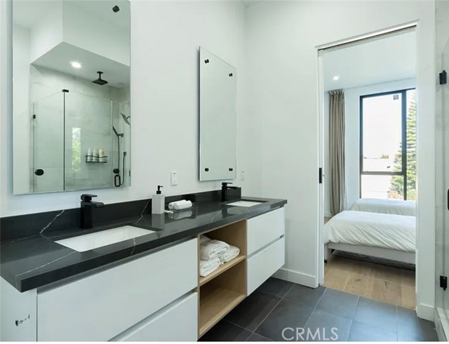 Detail Gallery Image 18 of 23 For 12136 Clarkson Rd Rd, Los Angeles,  CA 90064 - 3 Beds | 2/1 Baths