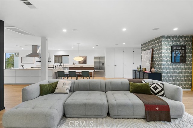 Detail Gallery Image 22 of 65 For 1079 San Jose Ave, Burbank,  CA 91501 - 4 Beds | 3/1 Baths