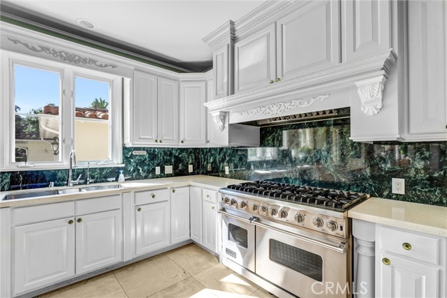 Detail Gallery Image 19 of 56 For 2290 Lombardy, San Marino,  CA 91108 - 5 Beds | 5 Baths