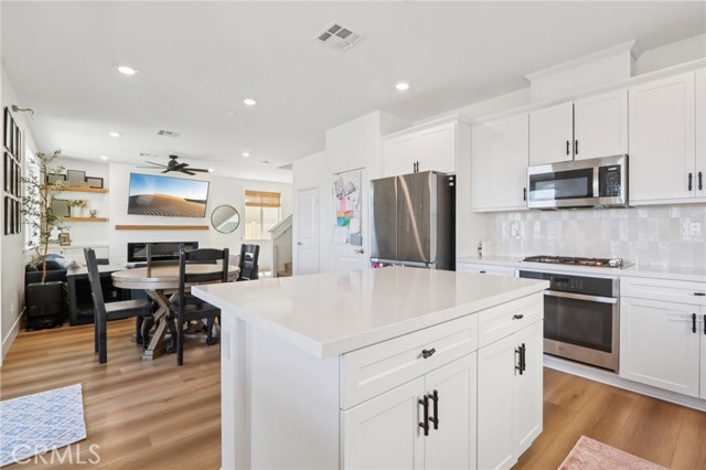 36398 Flint Drive, Winchester CA: https://media.crmls.org/medias/6e76fafc-5c13-4928-90b3-a7289d40e582.jpg