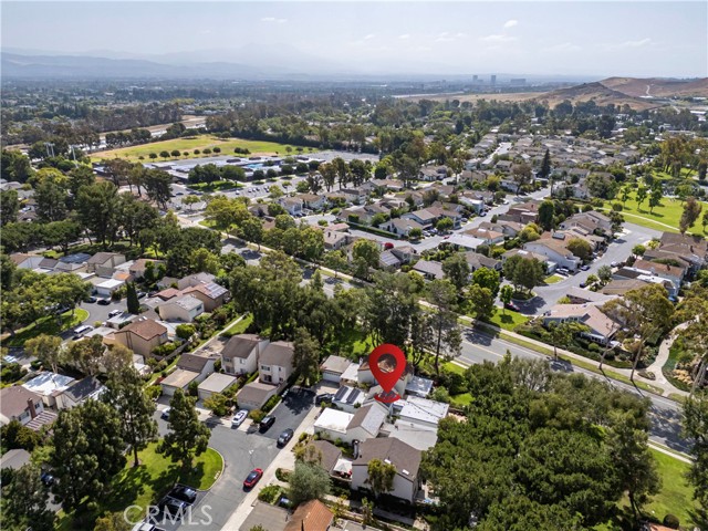 75 Willow Tree Lane, Irvine CA: https://media.crmls.org/medias/6e780e5a-115d-41de-a52a-e078683af80e.jpg
